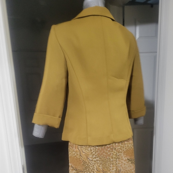 Casual Suit - Picture 3 of 4